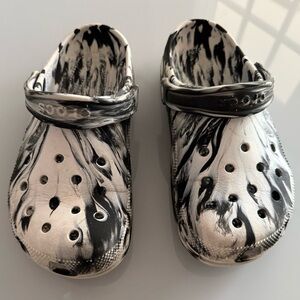 CROCS Slides Classic Marbled Clog White & Black Unisex Size Men’s 6 ~ Women’s 8